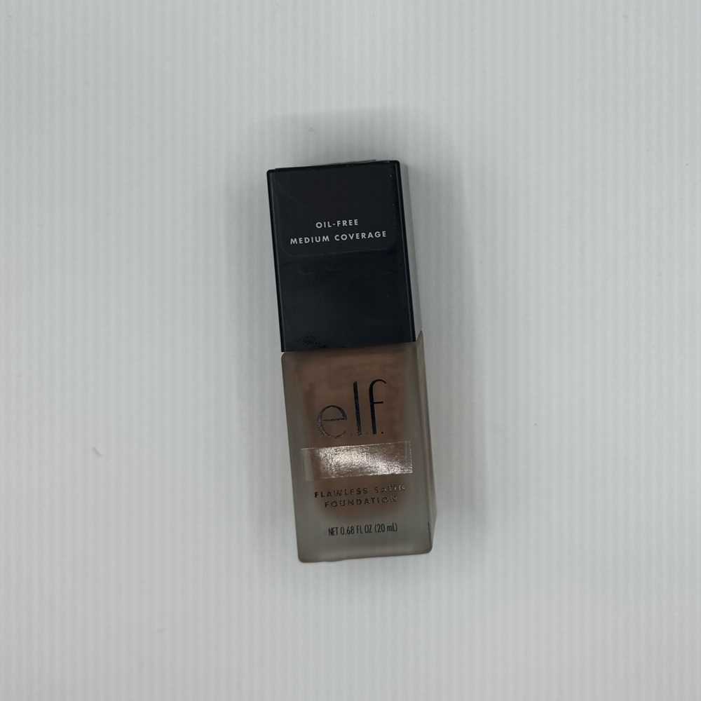 💸 Elf Flawless Satin Foundation - Tan